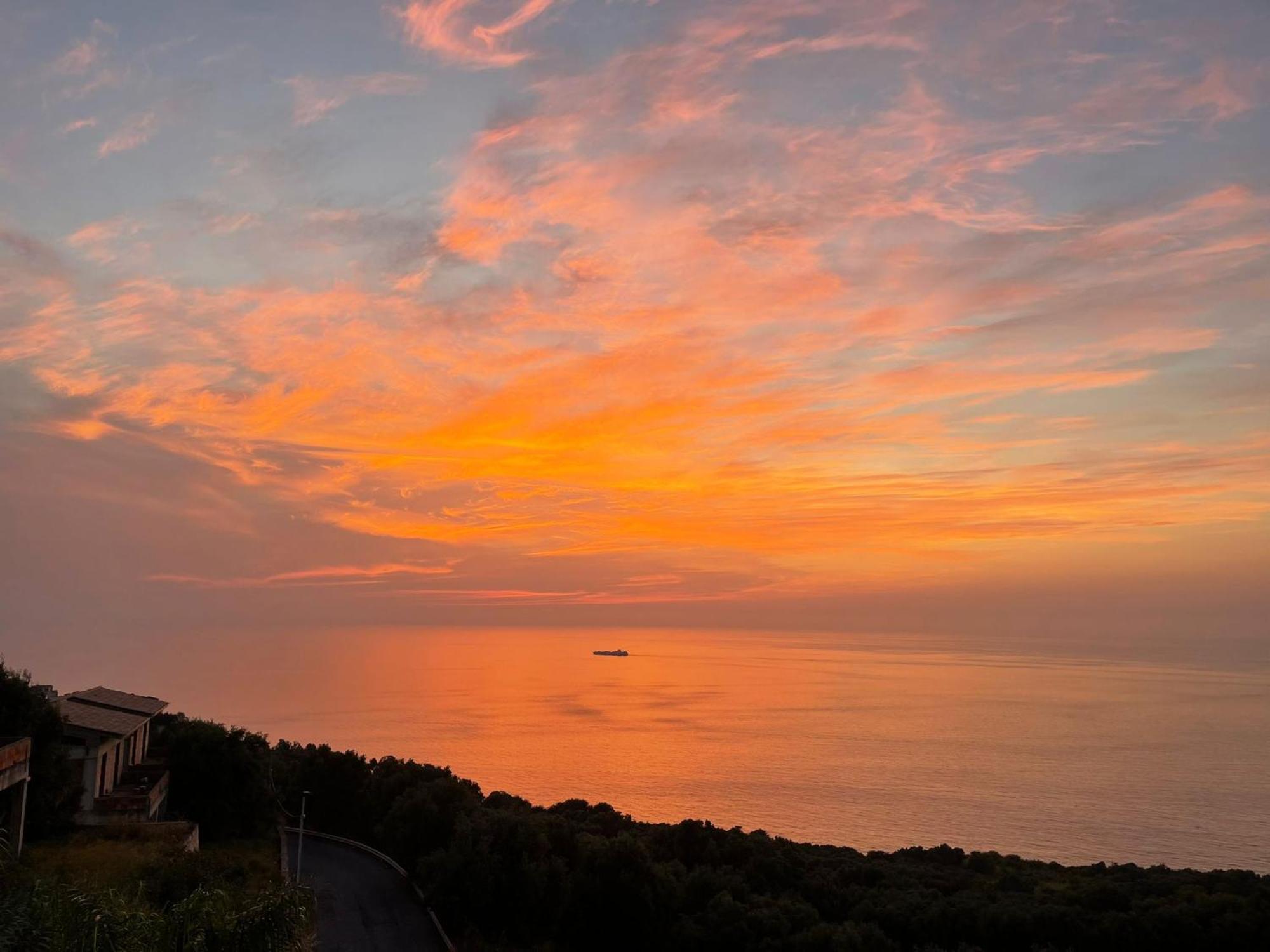 La Terrazza Di Rovaglioso Leilighet Palmi Eksteriør bilde